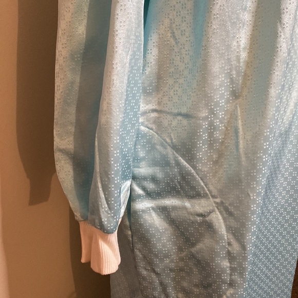 Vintage 1960s baby blue night gown women in size large. - Picture 8 of 10
